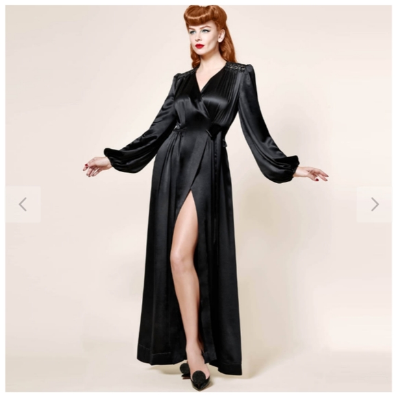 Dita von Teese Robe - Picture 2 of 2